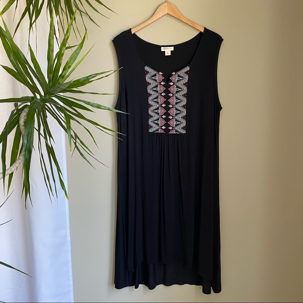 Black Sleeveless Dress